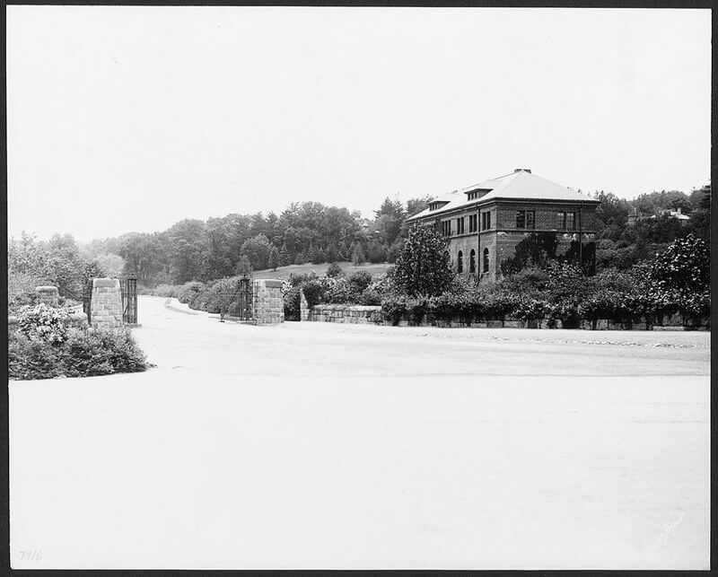 PL_ArbEntrance_Arborway Gate, 1903_The library and archives of the Arnold Arboretum of Harvard University